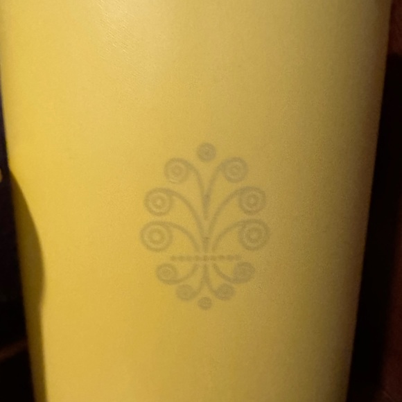 Five 1970’s Vintage Harvest Yellow Tupperware Canisters w/ lids - Picture 2 of 5